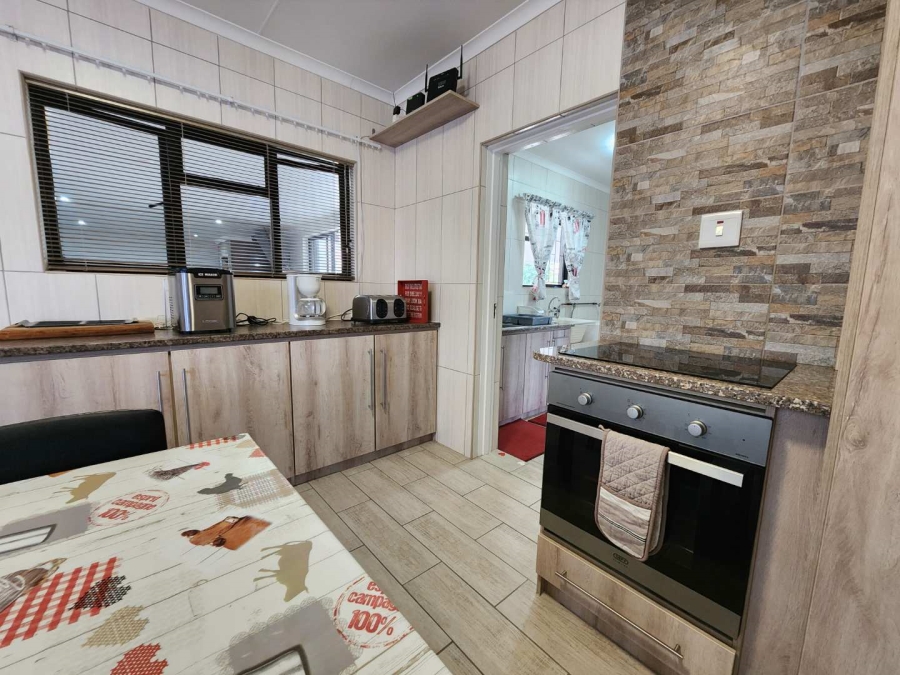 5 Bedroom Property for Sale in Fraaiuitsig Western Cape